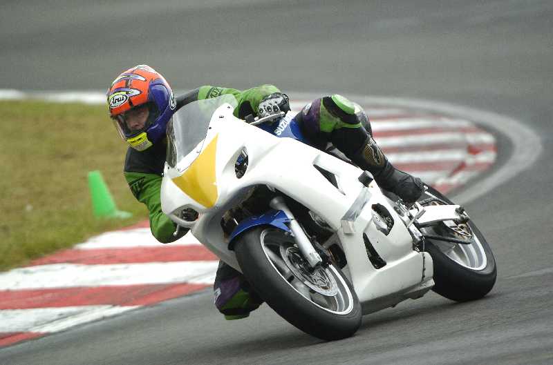 The SV650 in motion - Brands 15th June 2005 The SV650 in motion - Brands 15th June 2005