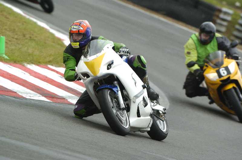 The SV650 in motion - Brands 15th June 2005 The SV650 in motion - Brands 15th June 2005