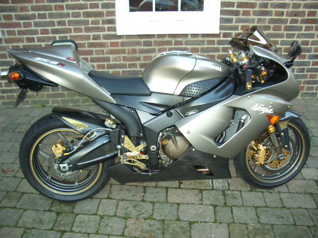 me toy with more bling""